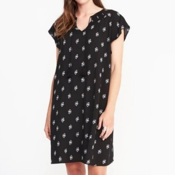Old navy black and white ditsy floral flutter sleeve dress size XS - Picture 1 of 8